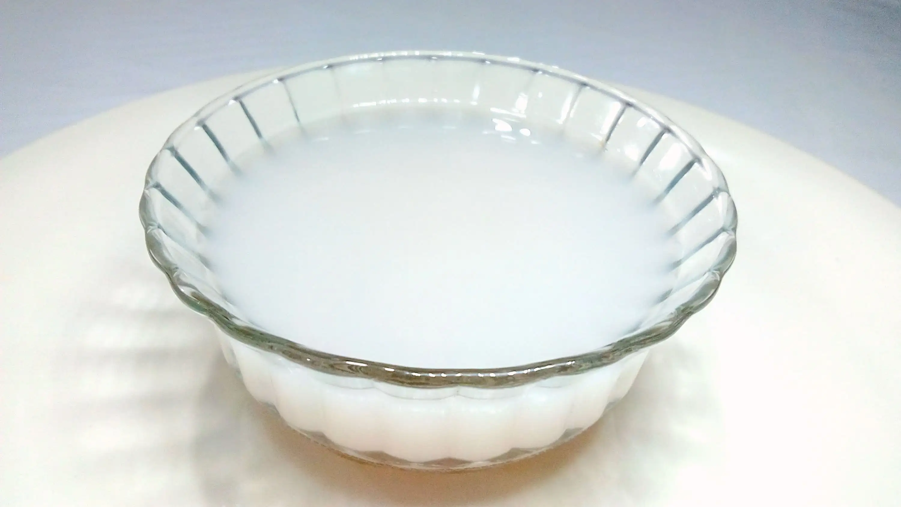pirinc_suyu_sac_cilt_bakimi.webp