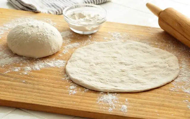pizza-hamuru-tarifi.webp