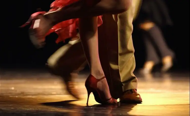 practicalove-arjantin-tango-pratik-saatleri-3a8fcf2a8e88e290cf69a9b95726187a-770x470.webp