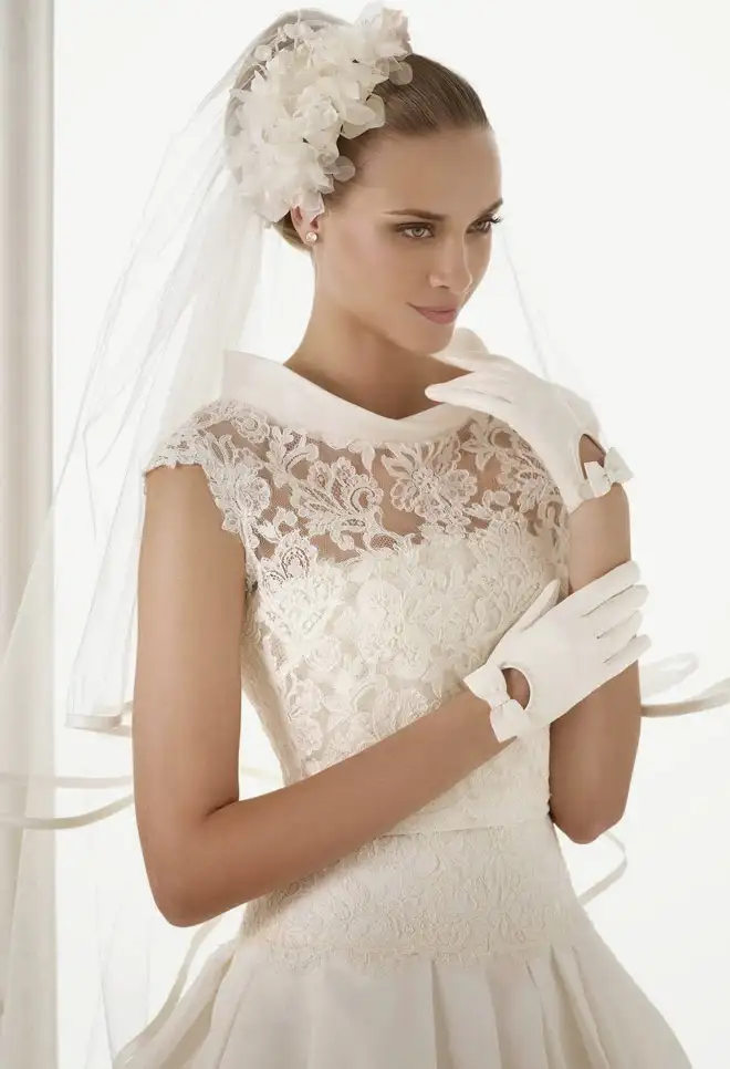 pronovias-2015-wedding-dresses-KAETHE_D.webp