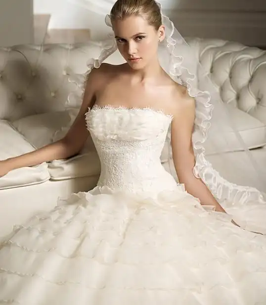 pronovias-rebecca-image-1 (1).webp