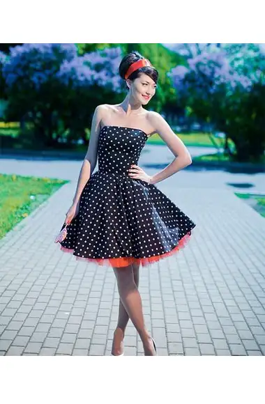 puantiyeli-elbiseler.webp