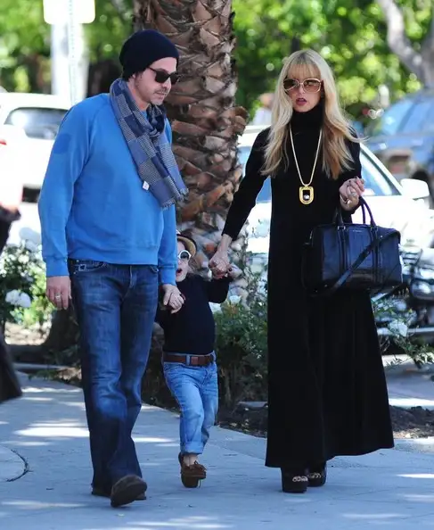 Rachel+Zoe+Out+Family+DfIB5S8Zgvwl.webp