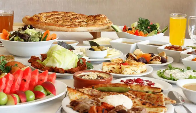 ramazan_ayinda_nasil_beslenmeliyiz_saglikli_beslenme_tuyolari_h294650_d9b94.webp