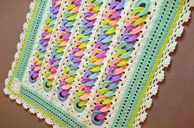 renkli-halkali-farkli-bebek-battaniyesi-yapimi-1.webp
