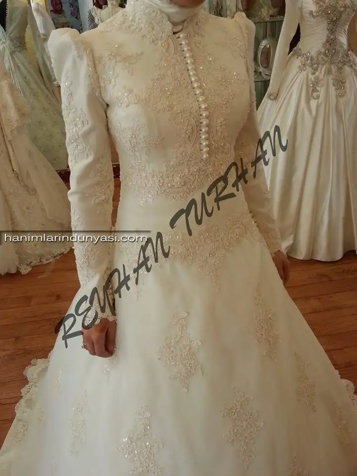 Reyhan-Turan-Tesettürlü-Gelinlik-Moda-Evi-İstanbul-18.webp