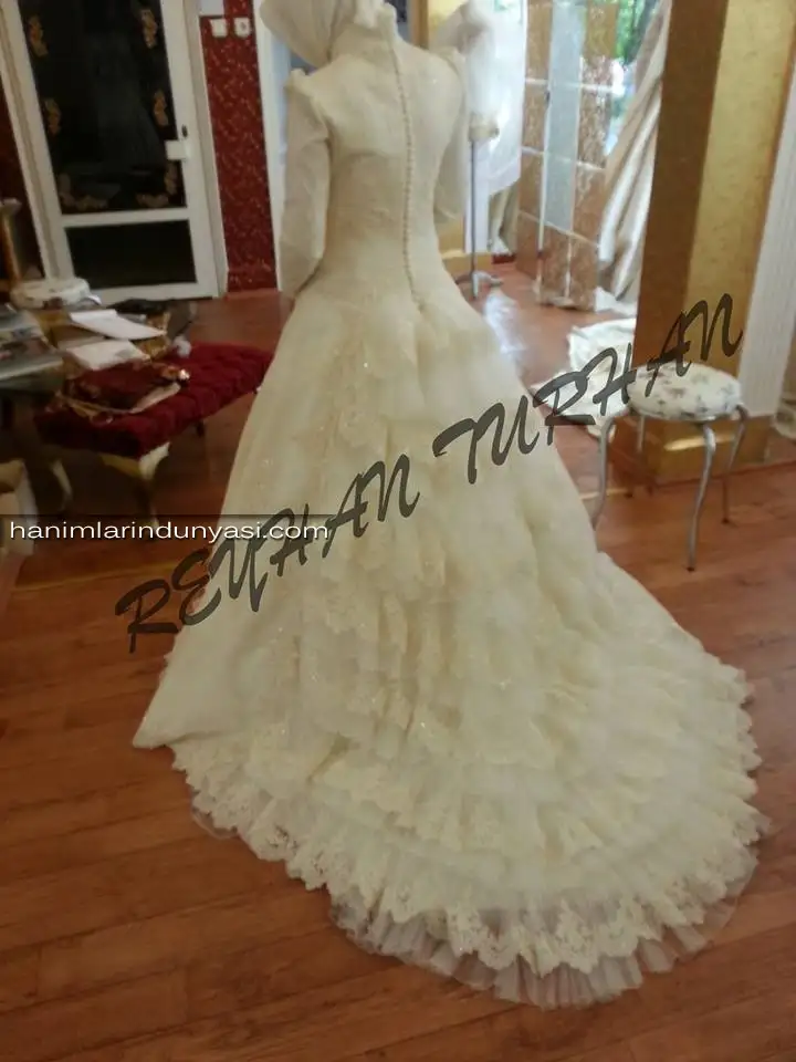 Reyhan-Turan-Tesettürlü-Gelinlik-Moda-Evi-İstanbul-19.webp