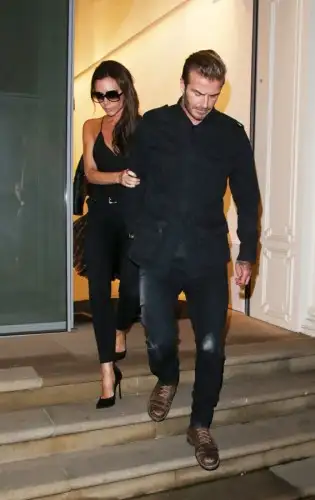 rezil-eden-kareler--victoria-beckham-david-beckham-1517930.webp