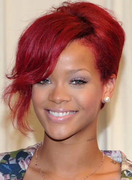 rihanna_kisa_sac_modeli.webp