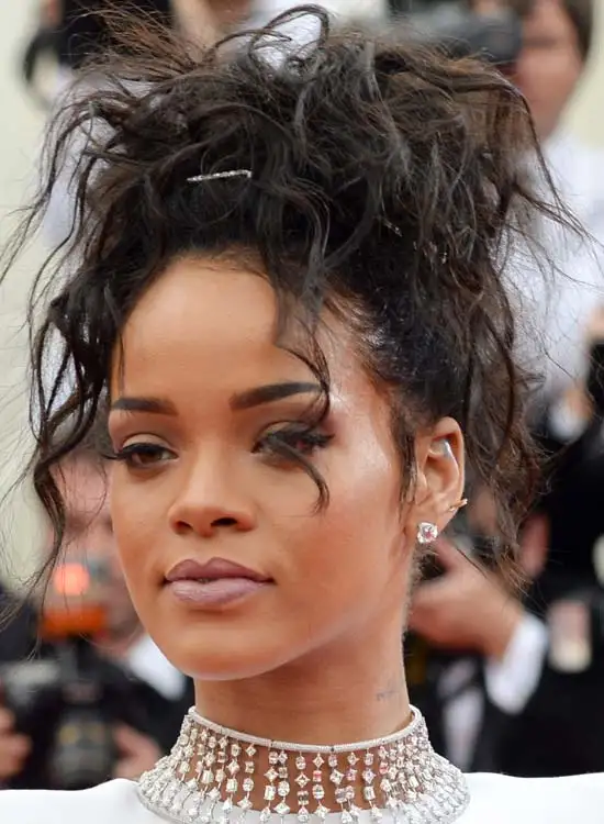 rihanna_sac_tarzi.webp
