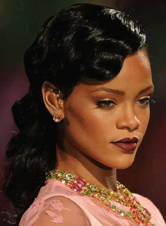 rihanna_vitage_sac_modeli.webp