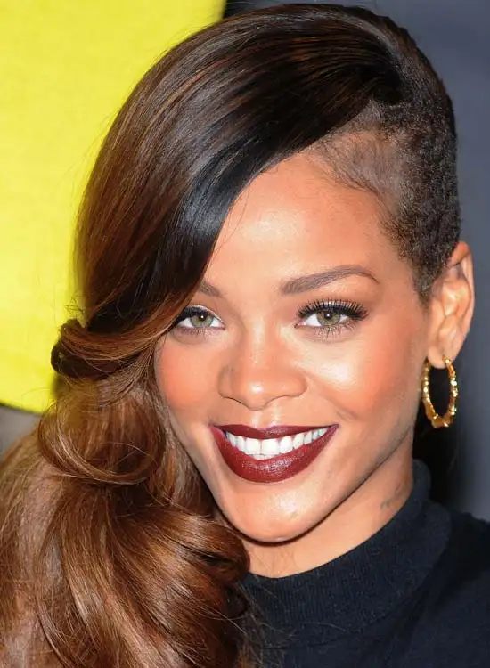rihanna_yan_trasli_sac_modelleri.webp