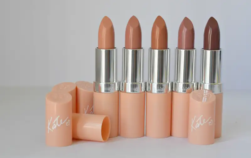 rimmel london kate moss nude lasting finish salon pro lipstick nail polish 2.webp