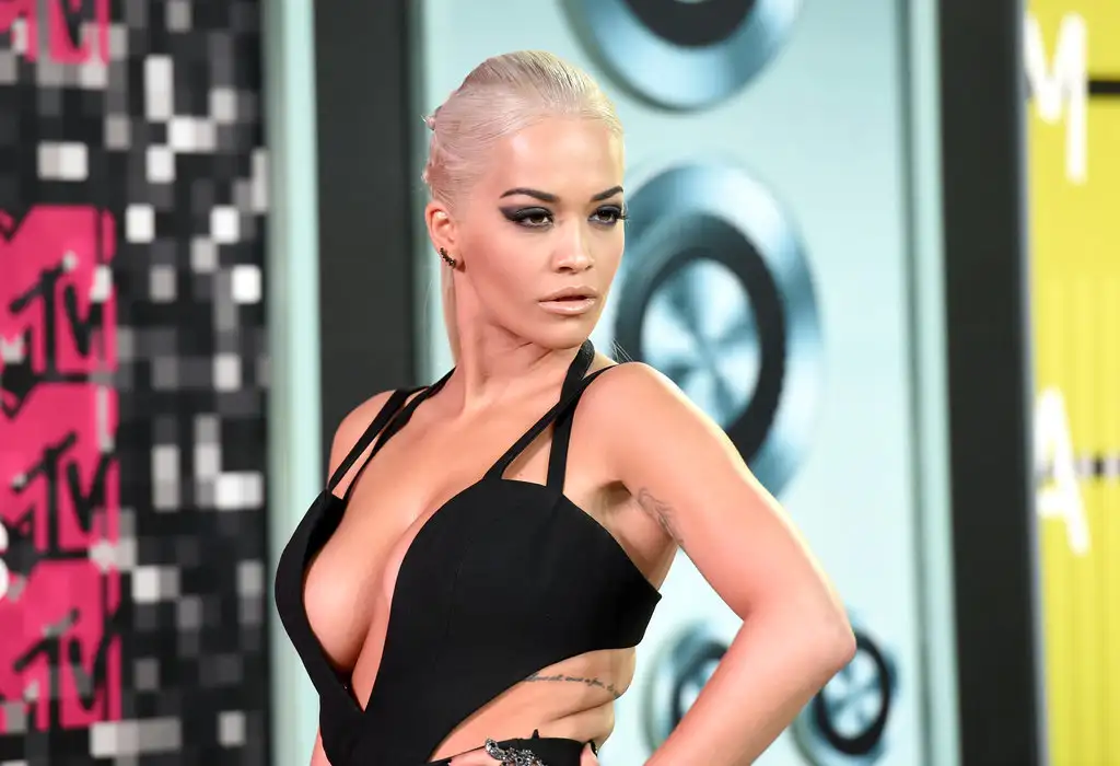 Rita-Ora-Hairstyle-VMAs-2015.webp