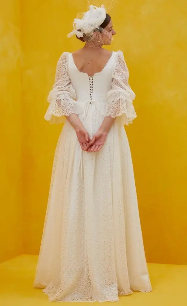 romantik-kare-yaka-dantel-gelinlikjaqa-8db5e9.webp