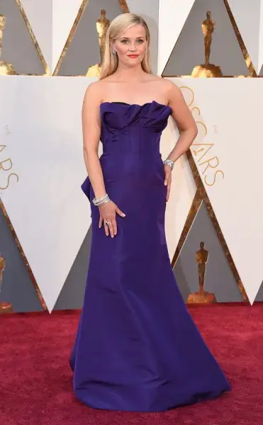 rs_634x1024-160228164839-634-reese-witherspoon-2016-oscars-academy-awards-mh-022816.webp