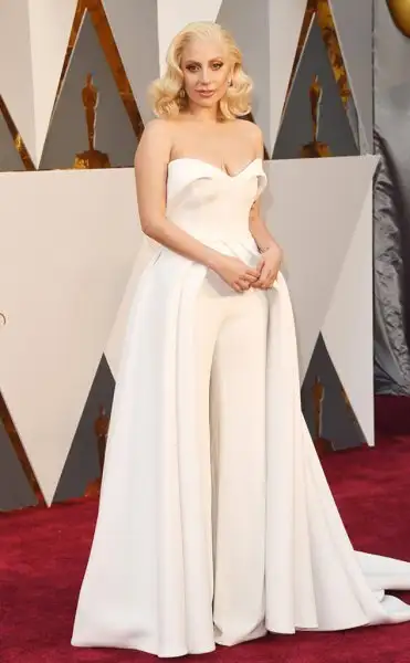 rs_634x1024-160228165215-634-2016-oscars-academy-awards-lady-gaga.webp