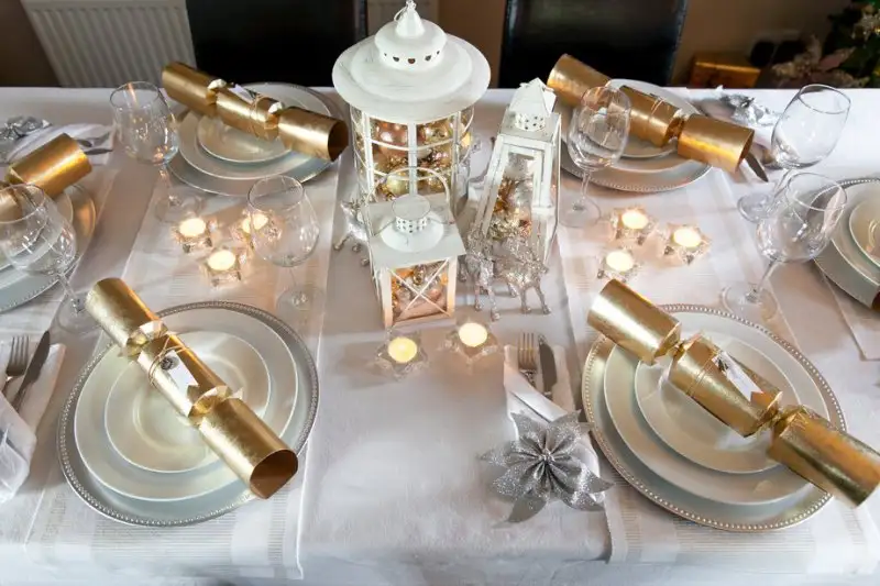 rsz_03_christmas_table_overhead_.webp