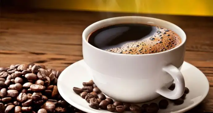 sabahlari-ac-karnina-kahve-icmek-690x368.webp