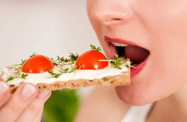 sahur-ve-iftar-sofralarinizda-bunlari-eksik-etmeyin-piramit-1.jpg.webp