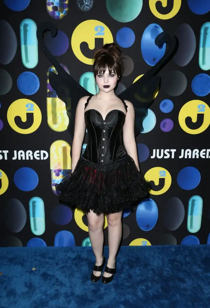 sammi-hanratty-just-jared-halloween-party-in-los-angele-october-2015_2.webp