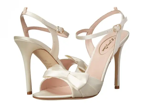 sandalias-de-novia-con-lazo-y-anudadas-al-tobillo-de-la-cole-93960.webp