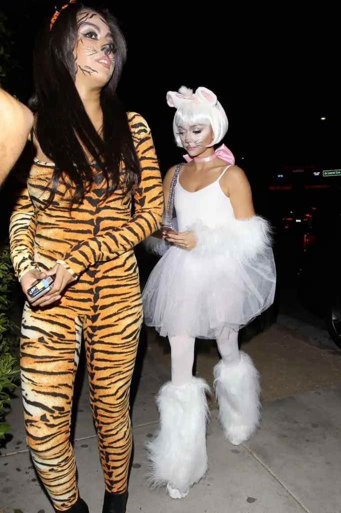 sarah-hyland-leaving-le-jardin-night-club-in-hollywood-october-2015_6.webp