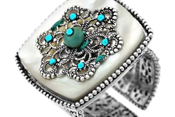 satellite-bague-carree-nacre-et-rosace-subraya-turquoise-B2.webp