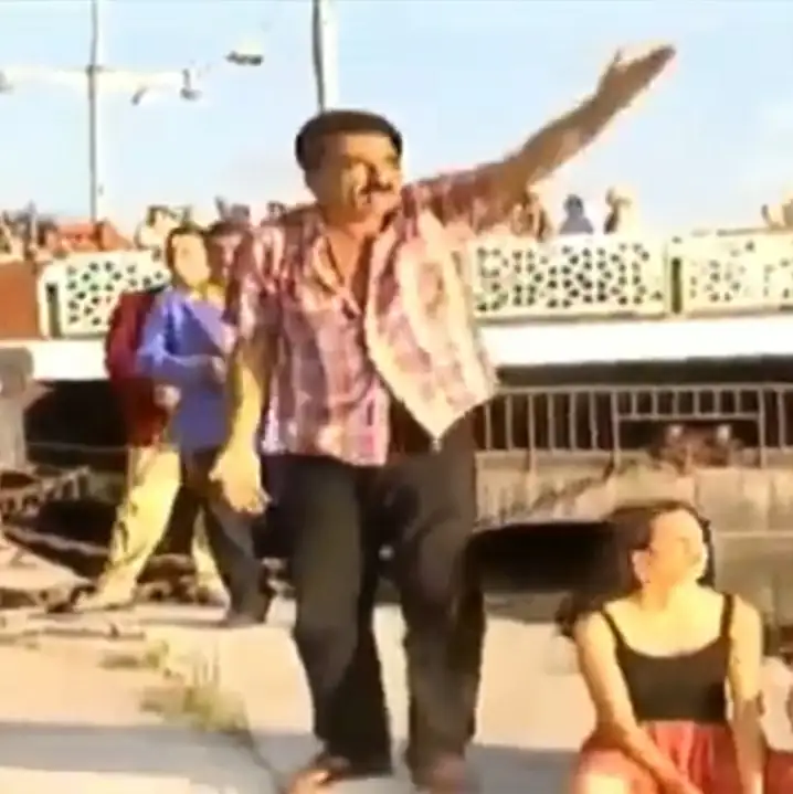Screenshot_20231225-210643_YouTube.webp