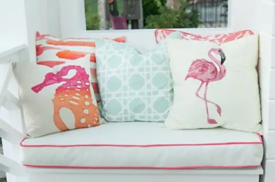 sea-inspired-summer-terrace-decor-in-coral-and-aqua-10-554x368.webp