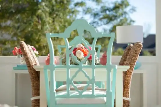 sea-inspired-summer-terrace-decor-in-coral-and-aqua-3-554x368.webp