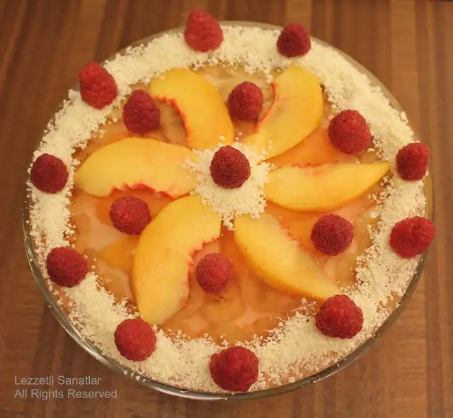 Şeftalili Trifle.2.webp