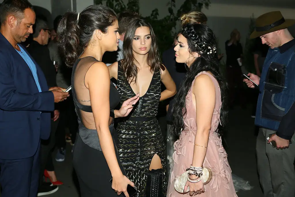Selena-Gomez-Nick-Jonas-2015-MTV-VMAs.webp