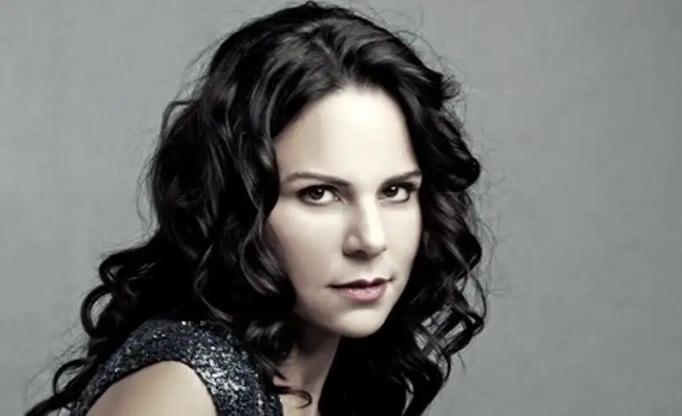 senay-lambaoglu-band-770x470.webp