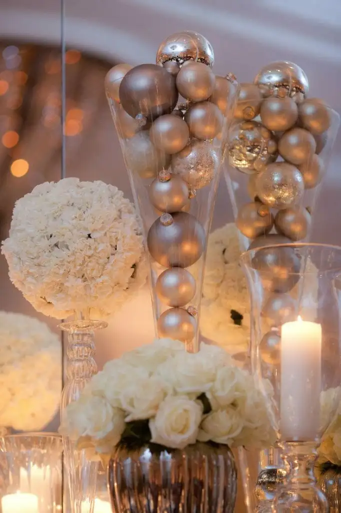 silver-winter-wedding-decoration02.webp