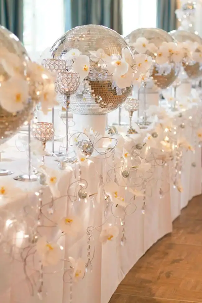 silver-winter-wedding-decoration06.webp