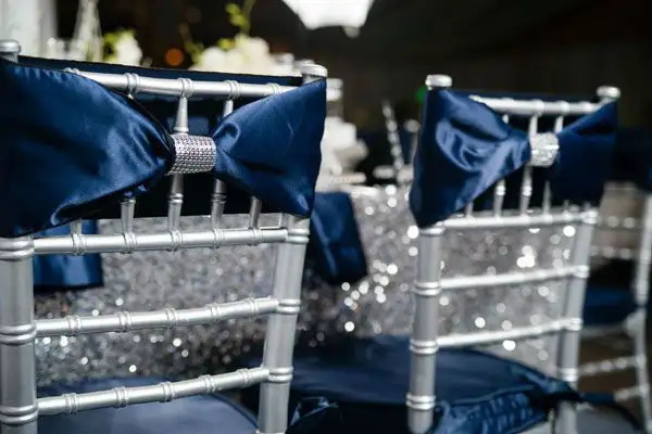silver-winter-wedding-decoration11.webp
