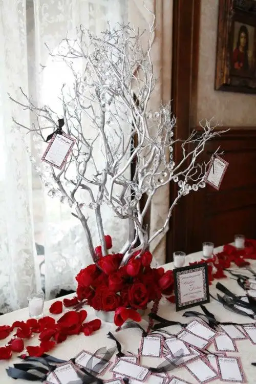 silver-winter-wedding-decoration19.webp