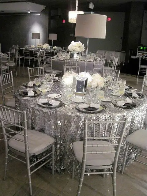 silver-winter-wedding-decoration25.webp