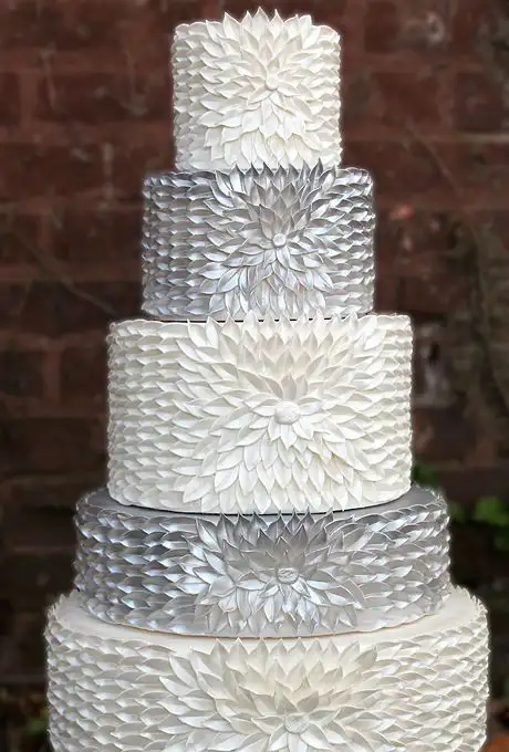 silver-winter-wedding-decoration26.webp