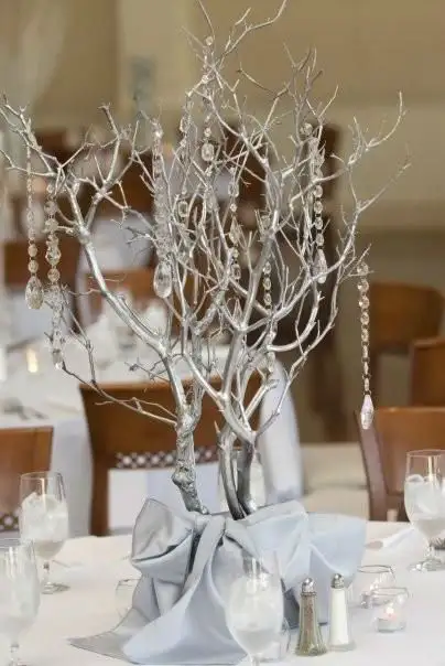 silver-winter-wedding-decoration28.webp