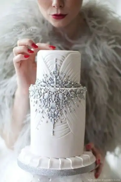 silver-winter-wedding-decoration30.webp