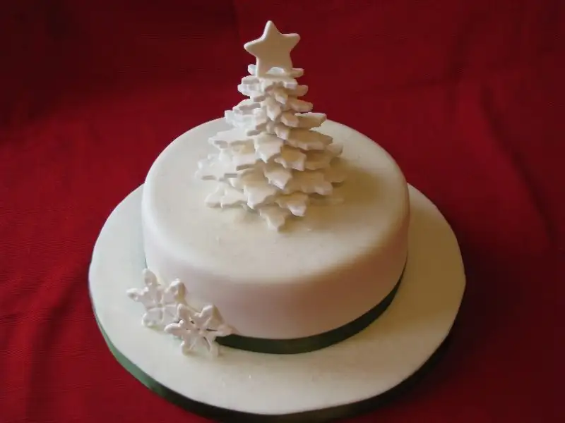 Simple-Christmas-Cake-Designs-17.webp