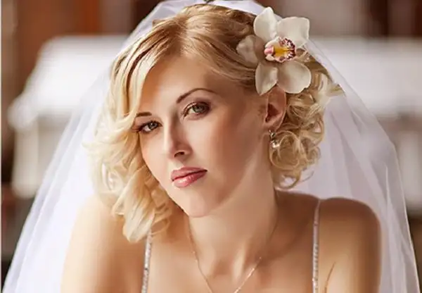 simple-wedding-hairstyles-for-shoulder-length-hair-65078.webp
