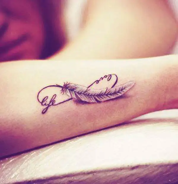 small-chic-tattoo198.webp