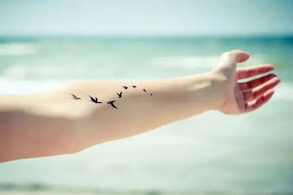 small-chic-tattoo352.webp