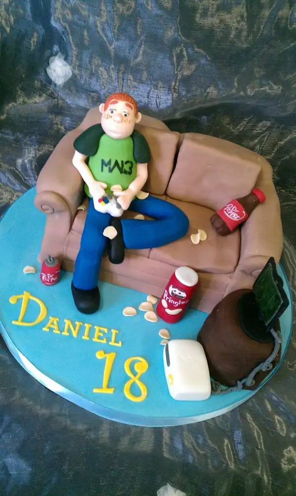 Sofa-Cakes-5.webp