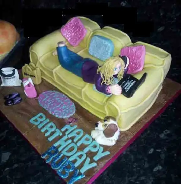 Sofa-Cakes-9.webp