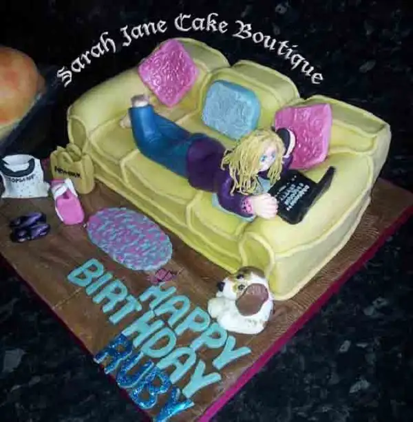 Sofa-Cakes-9.webp