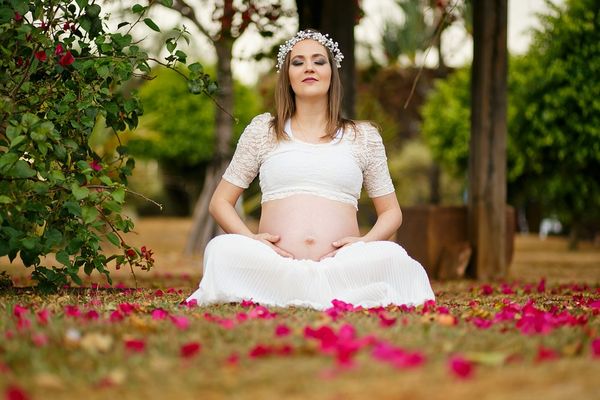 soin-beaute-bien-etre-grossesse-enceinte-yoga-prenatal.jpg